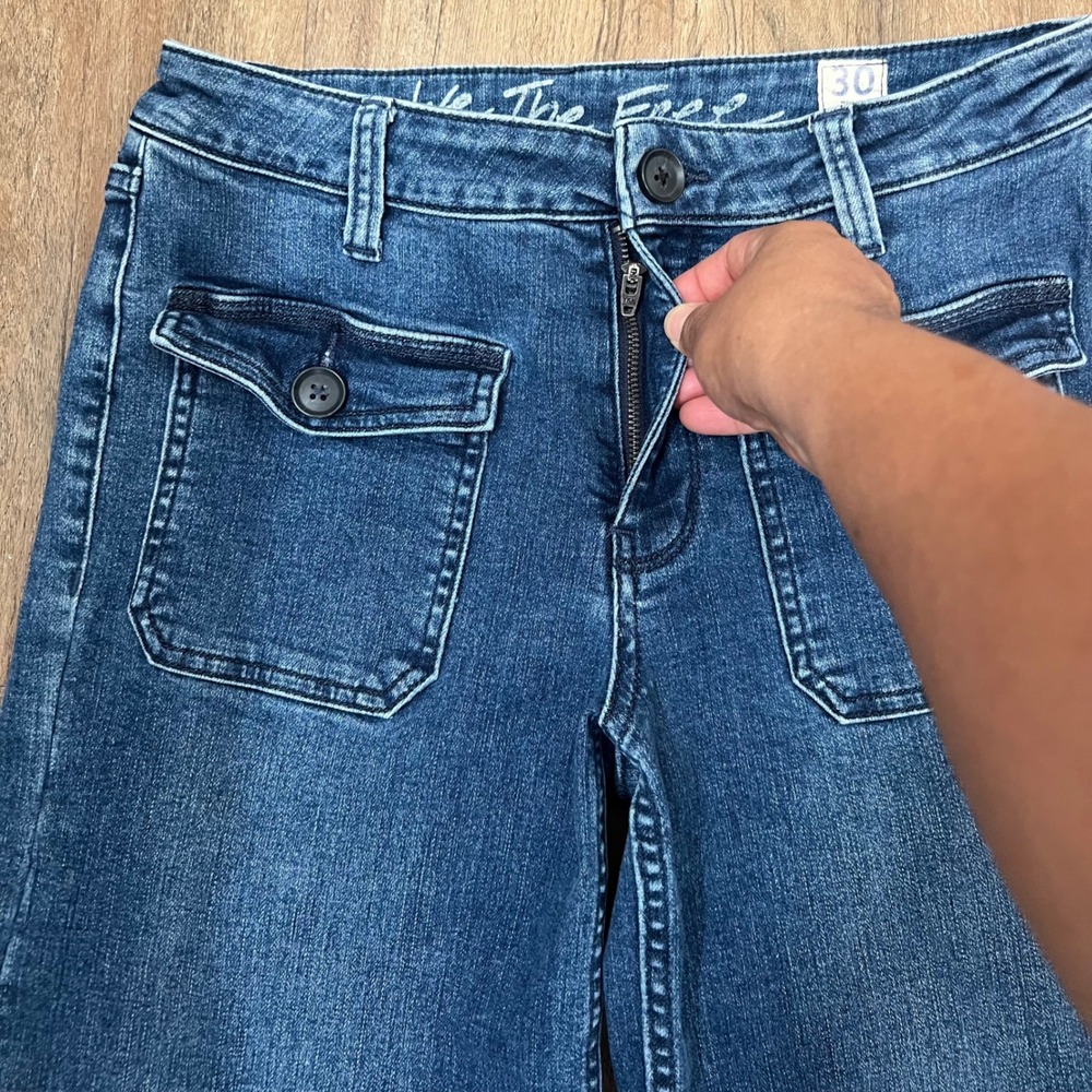 Free People We The Free Wide Leg Jeans Low Rise Raw Hem Front Patch Pockets 30 R - Picture 6 of 11